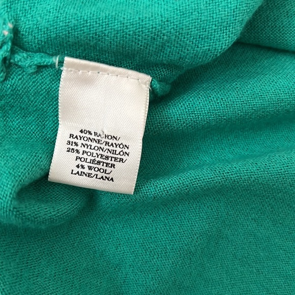 Ann Taylor, XXSP, Green Casual/Work Warm Blouse, Dry cleaned. - Picture 4 of 4